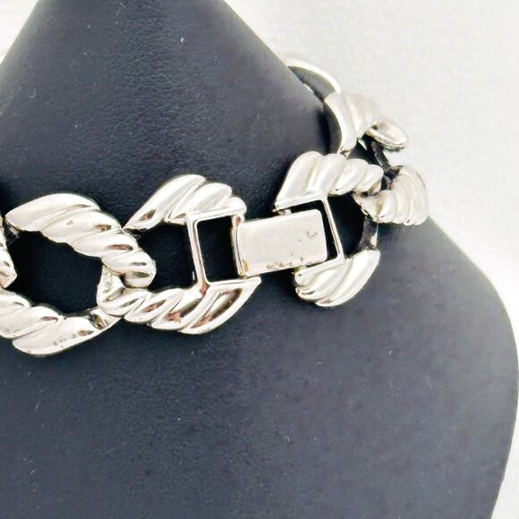 Vintage 1980s Napier Link Bracelet w/Foldover Clasp - Picture 3 of 6